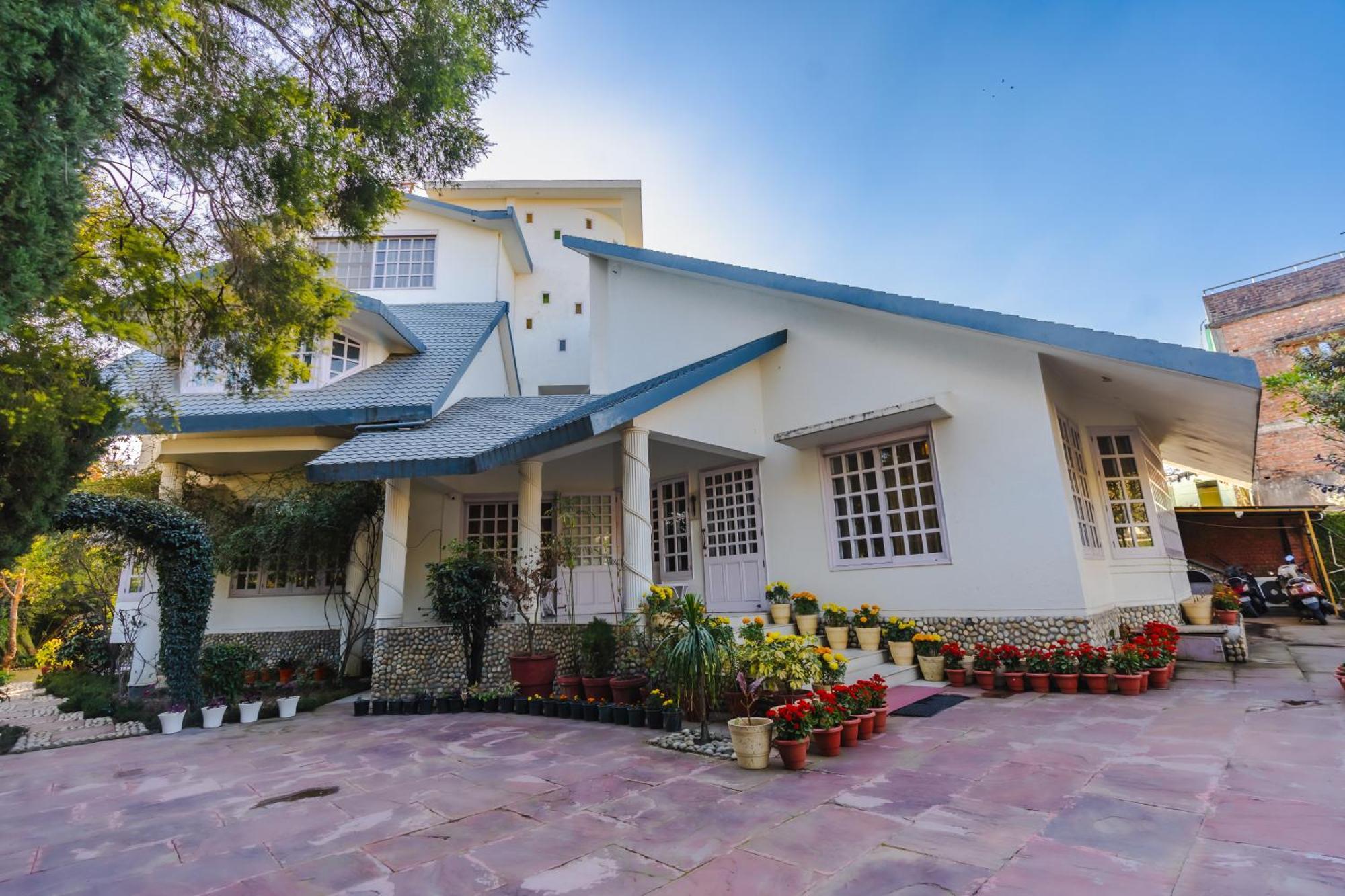 Saffron Leaf W567 Hotel Dehradun Eksteriør billede